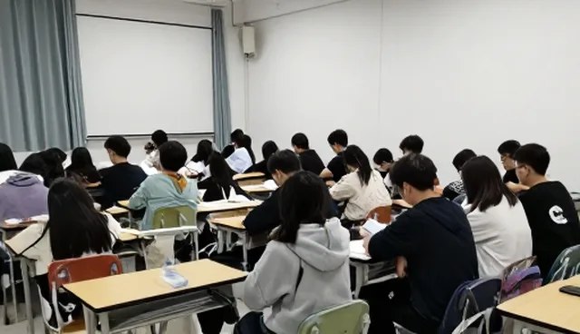 线上与线下考试辅导的效率差异及适用条件